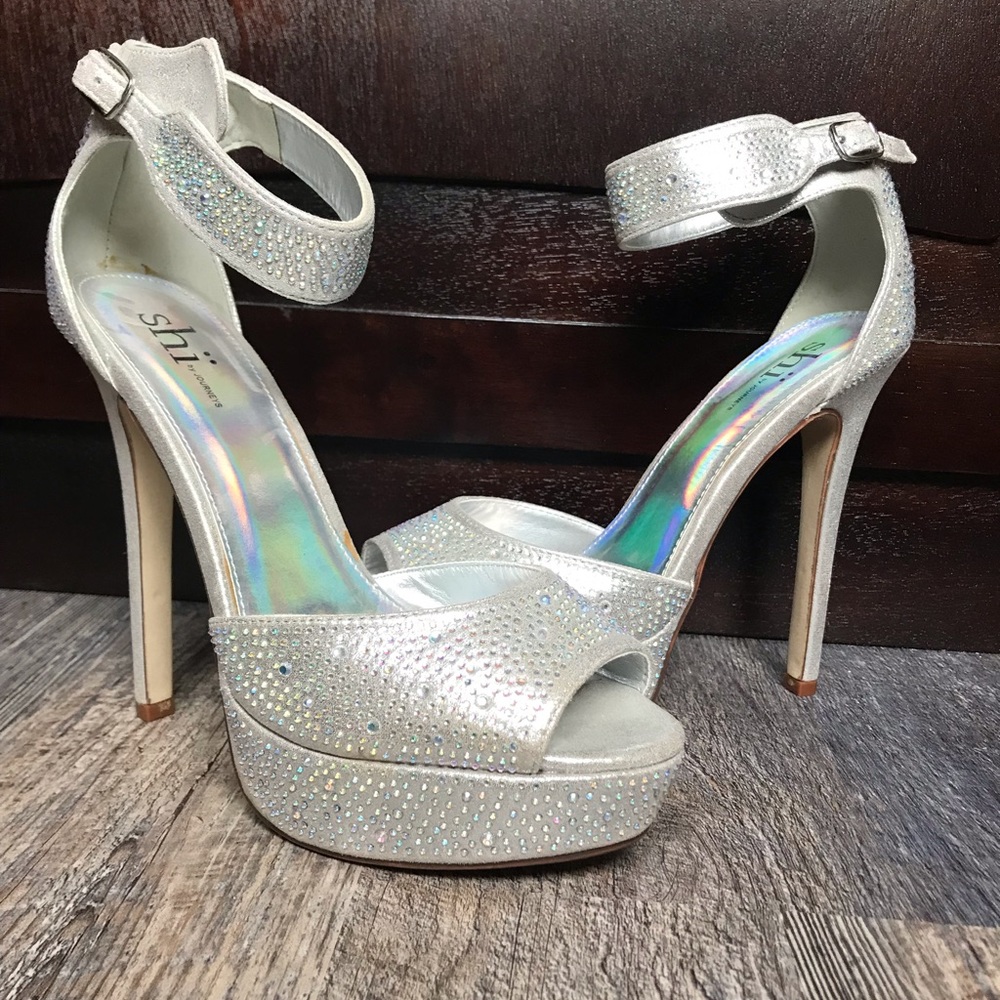 Shi Silver Heels